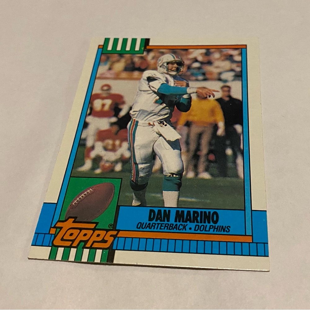 Dan Marino 1990 Topps Football Card Vintage Collectible - Picture 3 of 3